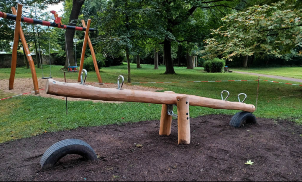 Neue Spielgeräte für den Spielplatz im Mönchpark