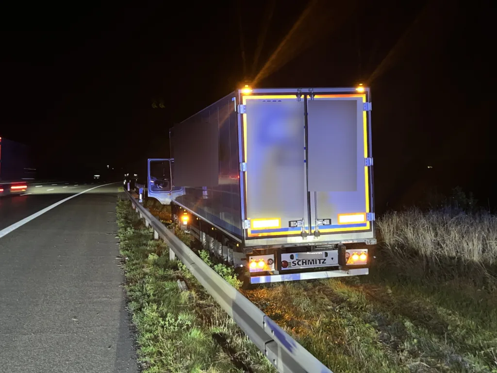 Lkw-Unfall auf der A4 bei Wandersleben – Verkehrsbehinderungen und Bergungsmaßnahmen