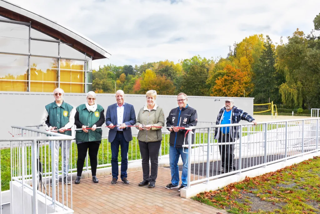 Barrierefreiheit weiter ausgebaut: Neue Rampenanlage an der Goldberghalle in Ohrdruf ist fertiggestellt