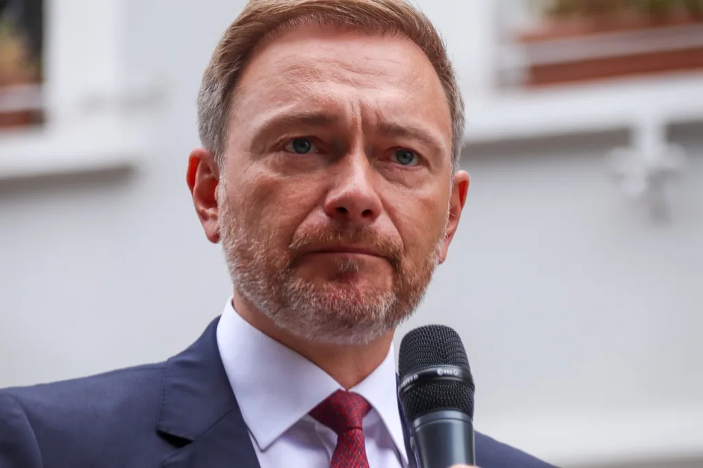 LINDNER-Interview: Die Menschen nur pur und ohne Parteiideologie entlasten