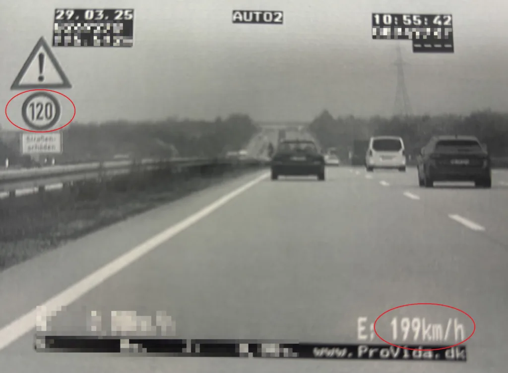 Videowagen schnappt Raser mit knapp 200 km/h auf der A 9 bei Eisenberg
