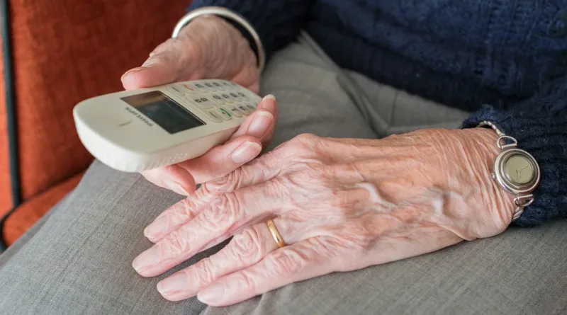 Seniorin durch Telefonbetrug um Geld gebracht