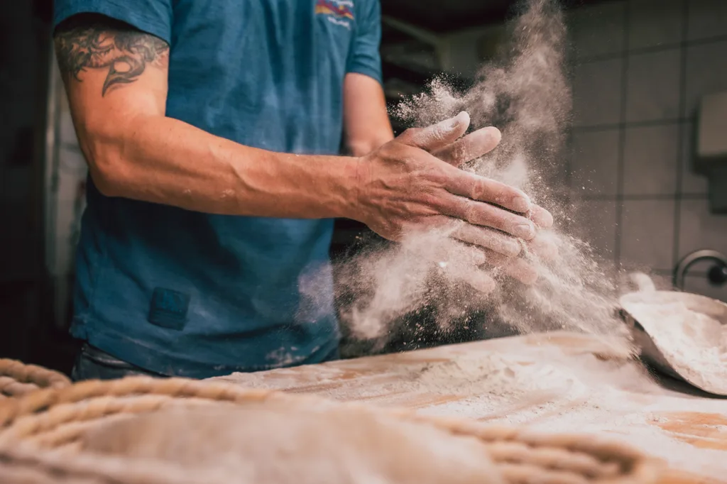 Der Bäckerei-Monitor zeigt: Ohne Migranten und bessere Arbeitsbedingungen droht im Kreis Gotha Personalmangel im Backgewerbe.