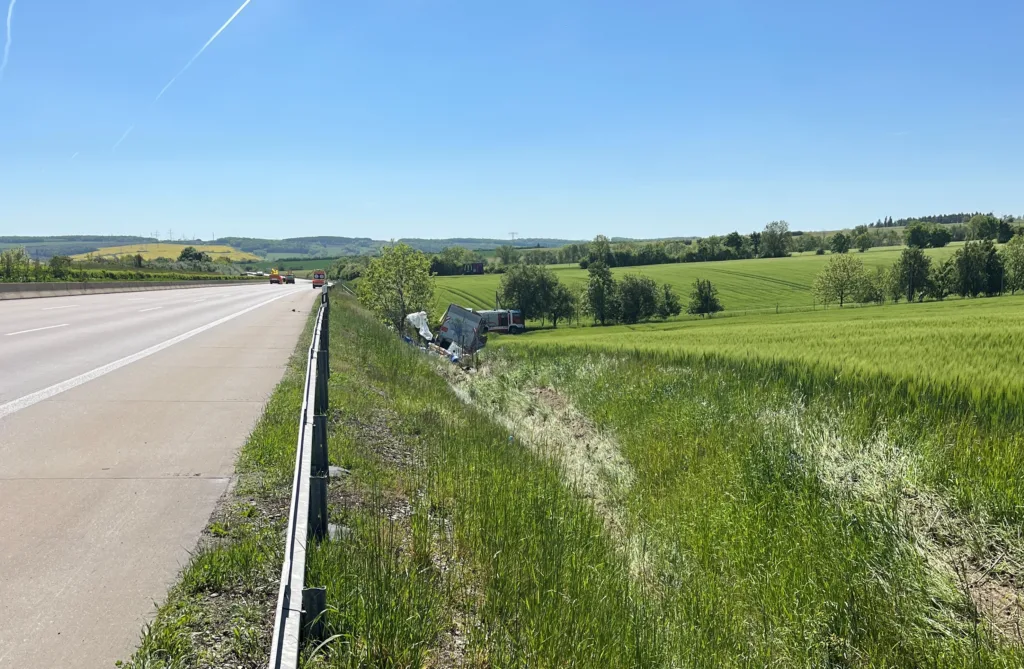 Gefahrgut-Unfall auf der A4 bei Mellingen – Fahrtrichtung Dresden voll gesperrt