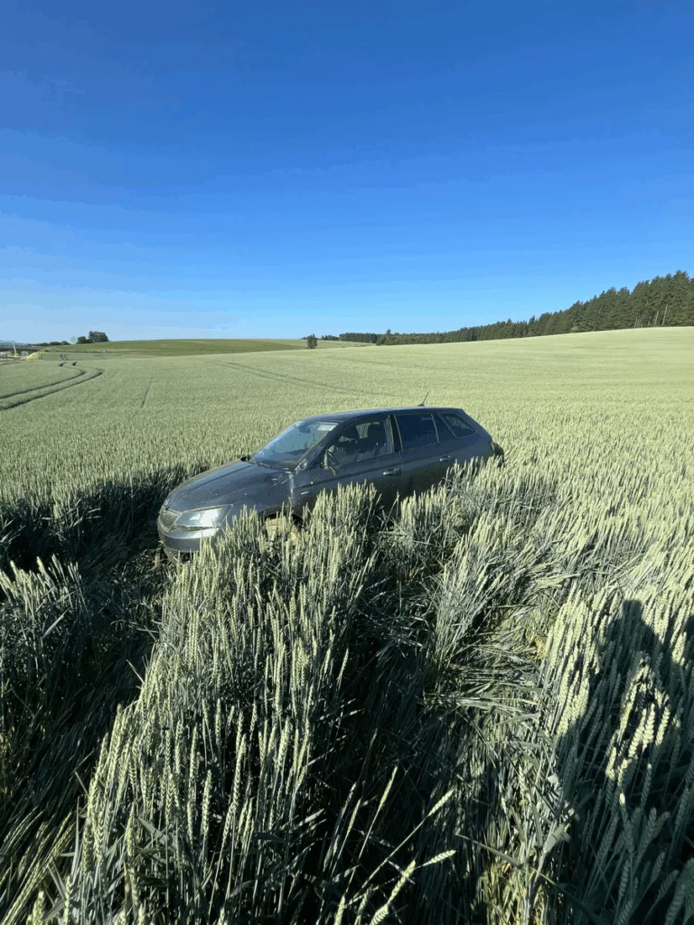 Skoda durchbricht Wildschutzzaun – Unfall auf der A9 bei Schleiz