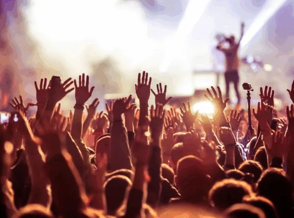 Bezahlchips: Verbraucherzentrale mahnt mehrere Festivalveranstalter ab