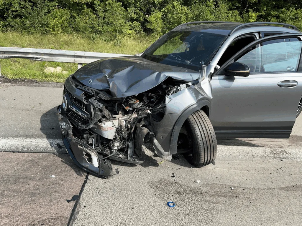 A4 bei Gera: Zwei Verletzte nach Auffahrunfall – Vollsperrung der Autobahn