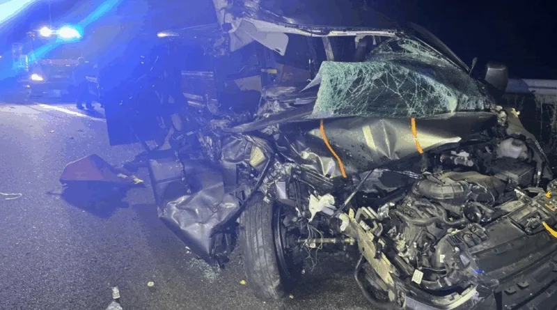 A4 bei Drei Gleichen: Sekundenschlaf führt zu schwerem Unfall