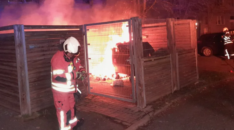 Feuerwehr Gotha appelliert zu verantwortungsvollem Umgang mit Feuerwerk zum Jahreswechsel Feuerwehr Gotha appelliert zu verantwortungsvollem Umgang mit Feuerwerk zum Jahreswechsel