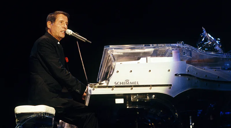 Philharmonische Hommage: Udo-Jürgens-Gala beim Friedenstein Open Air 2026