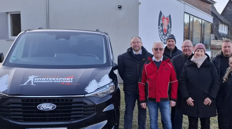 Neuer Vereinsbus an SV Motor Tambach-Dietharz e.V. übergeben