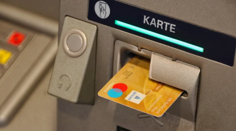 Arnstadt: Polizei fahndet nach EC-Kartenbetrug