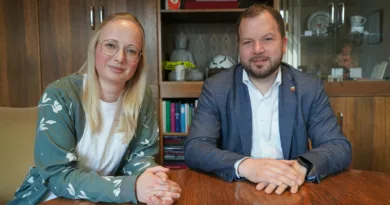 Landkreis Gotha: Podcast-Folge mit Verfahrenslotsin Nicole Tölzer Landkreis Gotha: Podcast-Folge mit Verfahrenslotsin Nicole Tölzer