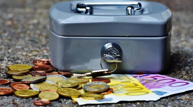 Bargeld zu Hause: Wie viel ist sinnvoll – und wo liegen die Grenzen?
