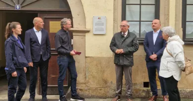 Gotha: Neue Gedenktafel am Geburtshaus von Carl Bechstein enthüllt Gotha: Neue Gedenktafel