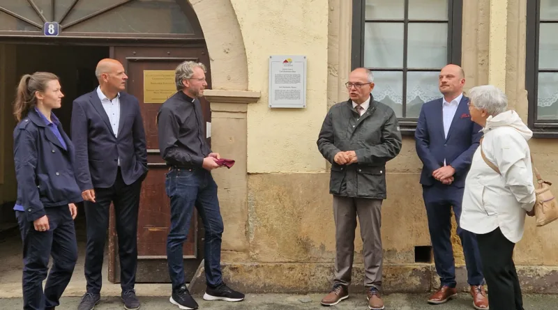 Gotha: Neue Gedenktafel am Geburtshaus von Carl Bechstein enthüllt Gotha: Neue Gedenktafel