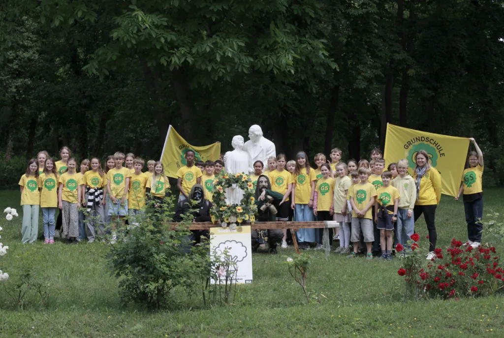 Gotha: Grundschüler gestalten Sommerkrone