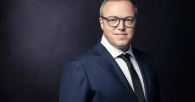 Gotha: Ministerpräsident Mario Voigt besucht den Landkreis