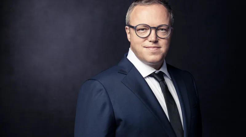 Gotha: Ministerpräsident Mario Voigt besucht den Landkreis