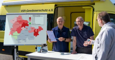 Gotha: Labormobil testet auf dem Neumarkt Brunnenwasser Gotha: Labormobil testet auf dem Neumarkt Brunnenwasser