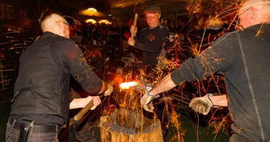 Gotha glüht: Drei Tage Schmiedekunst, Märkte und Feuershows Gotha glüht: Drei Tage Schmiedekunst, Märkte und Feuershows